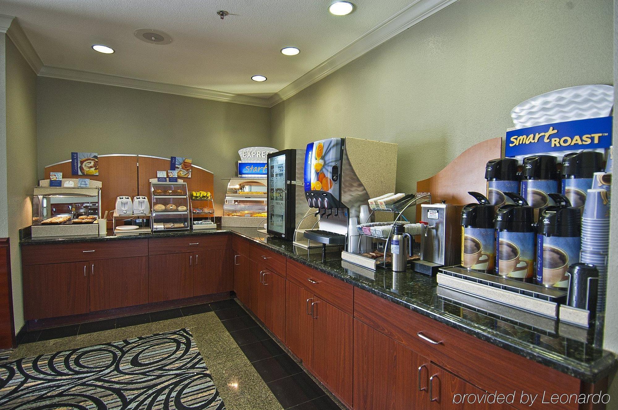 Holiday Inn Express Hotel And Suites Lake Charles By Ihg Restaurant foto