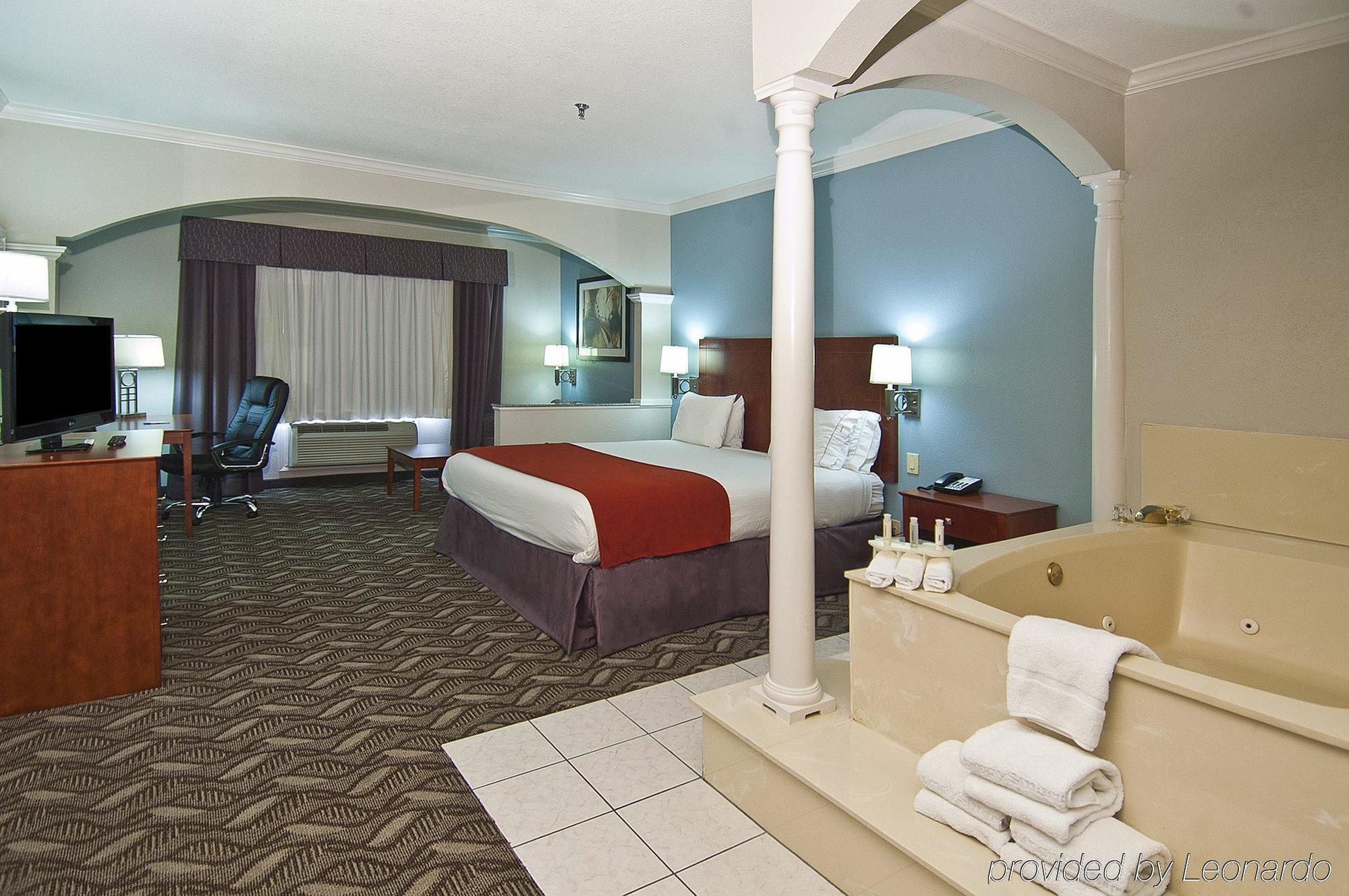 Holiday Inn Express Hotel And Suites Lake Charles By Ihg Buitenkant foto